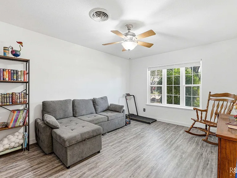 3108 Oak Forest Dr — Photo 9