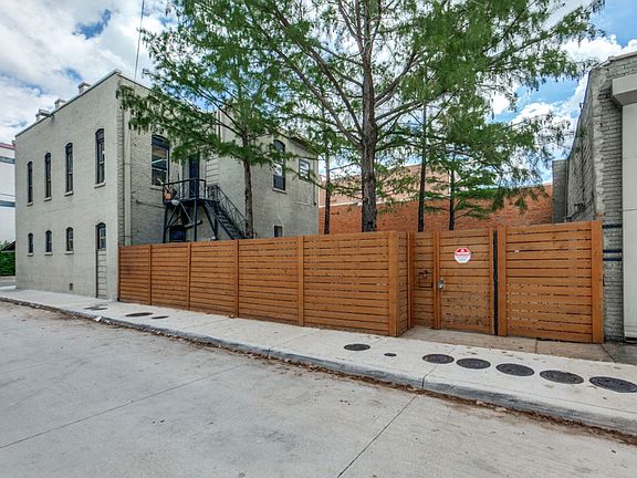 2nd image of 2007 S Ervay St #2001-100