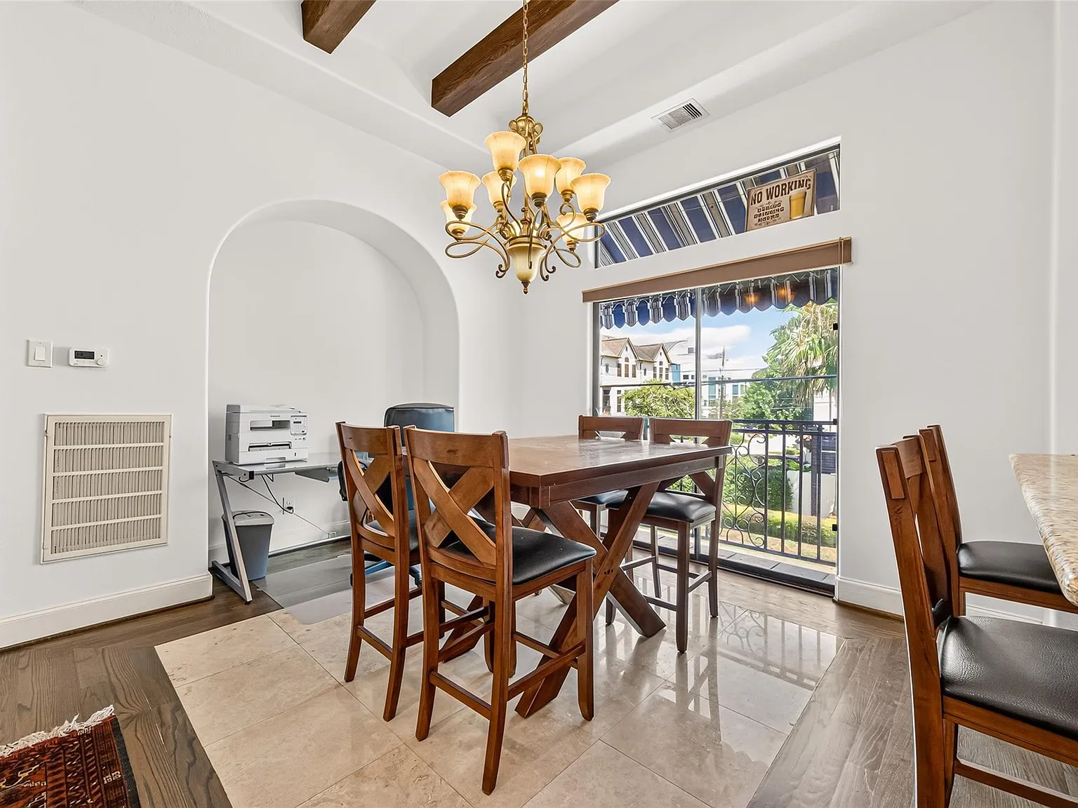 3 bed, 3.0 bath, 2481 sqft, $3,500 — Photo 3