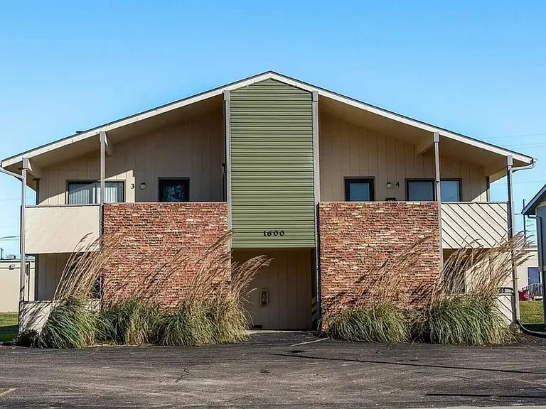 Hillsdale Apartments — Photo 5