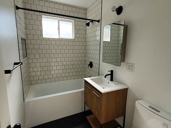 5th image of 1491 Scott Ave #2