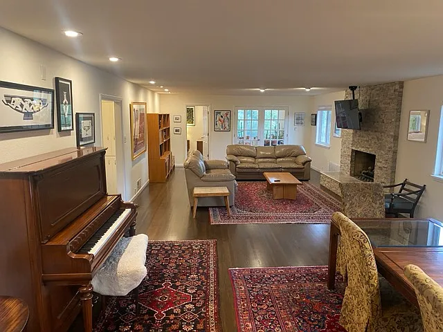 5 bed, 3500 sqft, $4,500 — Photo 1