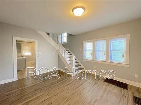 3rd image of 2504 Boulevard Pl