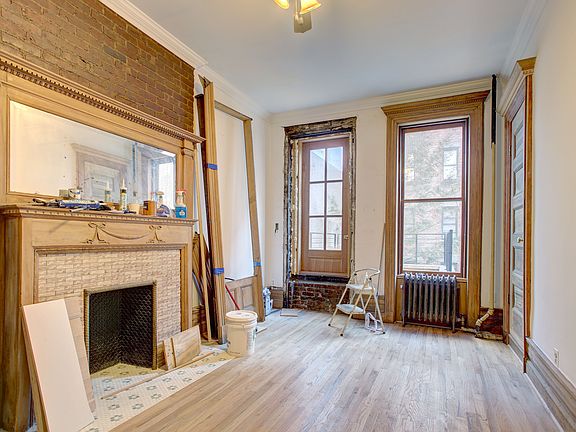 2nd image of 104 W 80th St APT 8