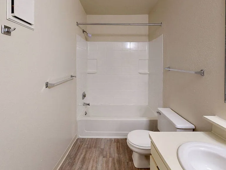 Trappers Cove Apartments — Photo 110
