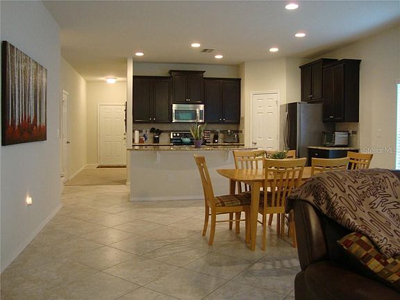 3rd image of 2717 Winglewood Cir