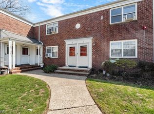 418 Esplanade #6, Hackensack, NJ