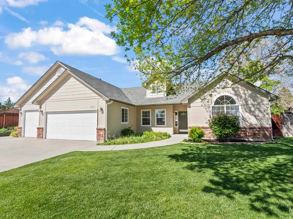 3221 N Lilyturf Ave, Meridian, ID 83646