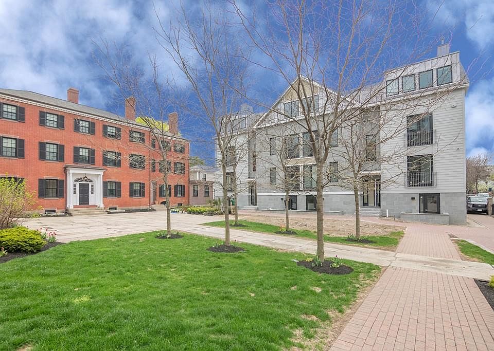 1st image of 48 Saint Peter St Unit 3