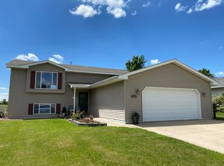 1829 5th St NE, Watertown, SD 57201
