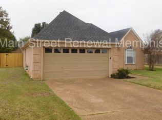 2287 Oak Springs Dr, Cordova, TN 38016