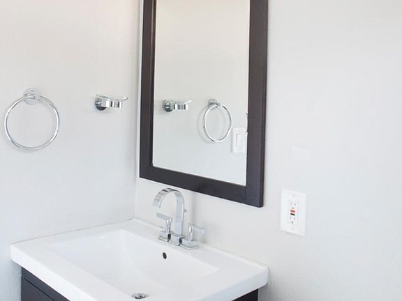 3rd image of 3125 Carlyle St APT 9