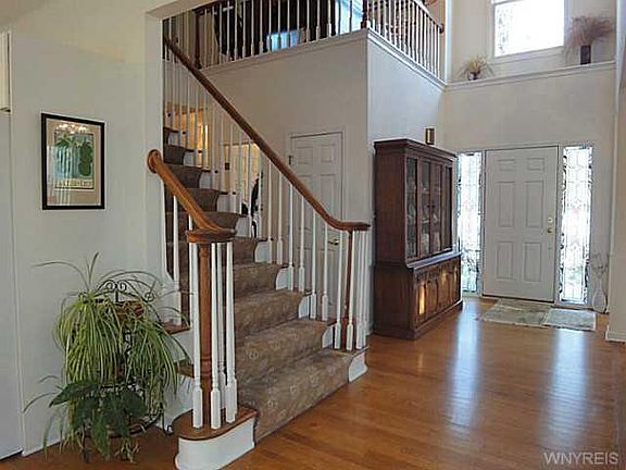 3rd image of 39 Gatehouse Ln