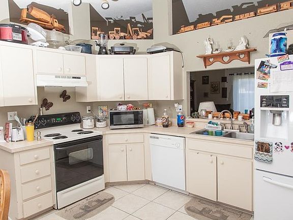 4th image of 3303 Merlot Dr