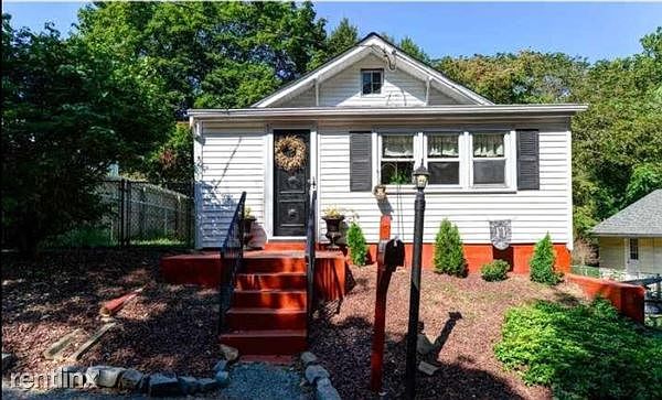 1st image of 305 Justis Ave