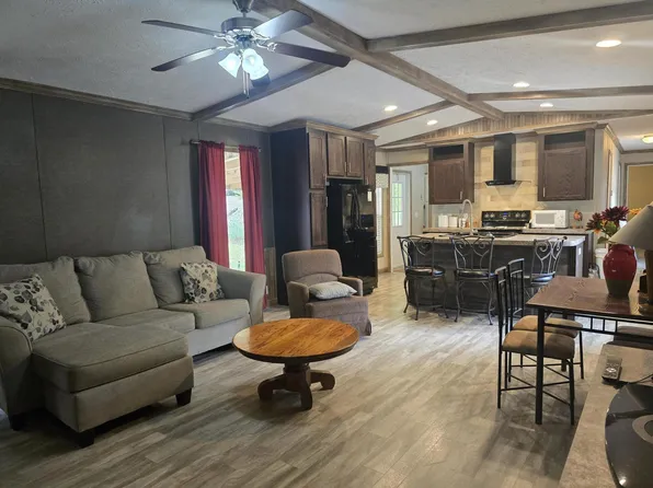 53 Warbler Ct, Eddyville, KY 42038