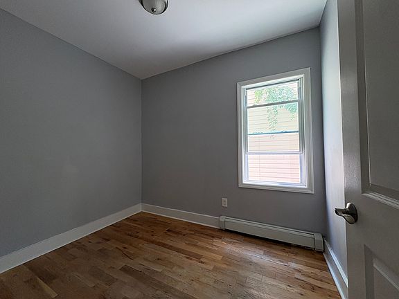 5th image of 133 Wilkinson Ave Unit 2L