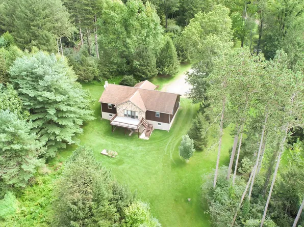 200 Blue Rock Ln, Milroy, PA 17063