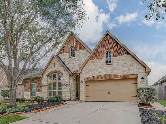5th image of 28915 Davenport Dr