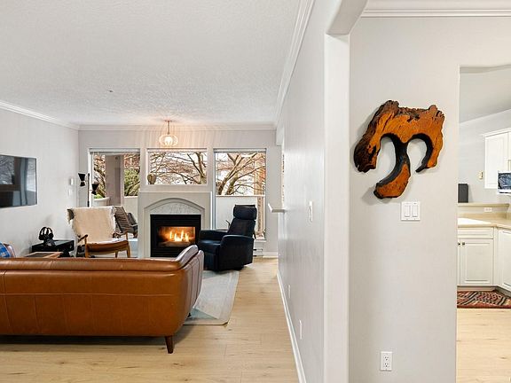 5th image of 405 Quebec St #215