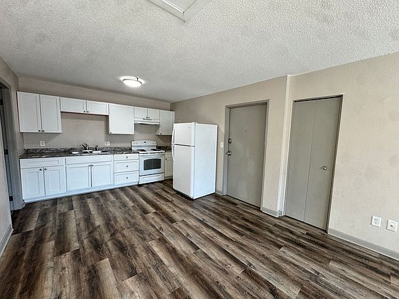 5th image of 1009 Concord St N Unit 301