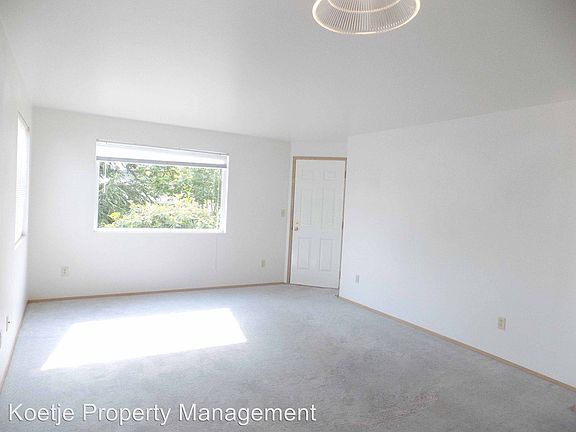 5th image of 651 NE Ellis Way #102