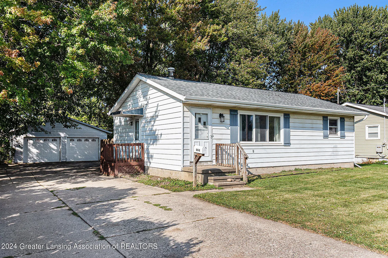 604 Giles St photo 1