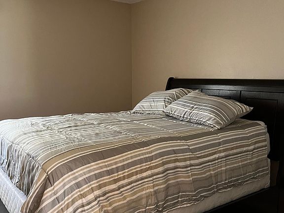 4th image of 584 Bahia Cir #A