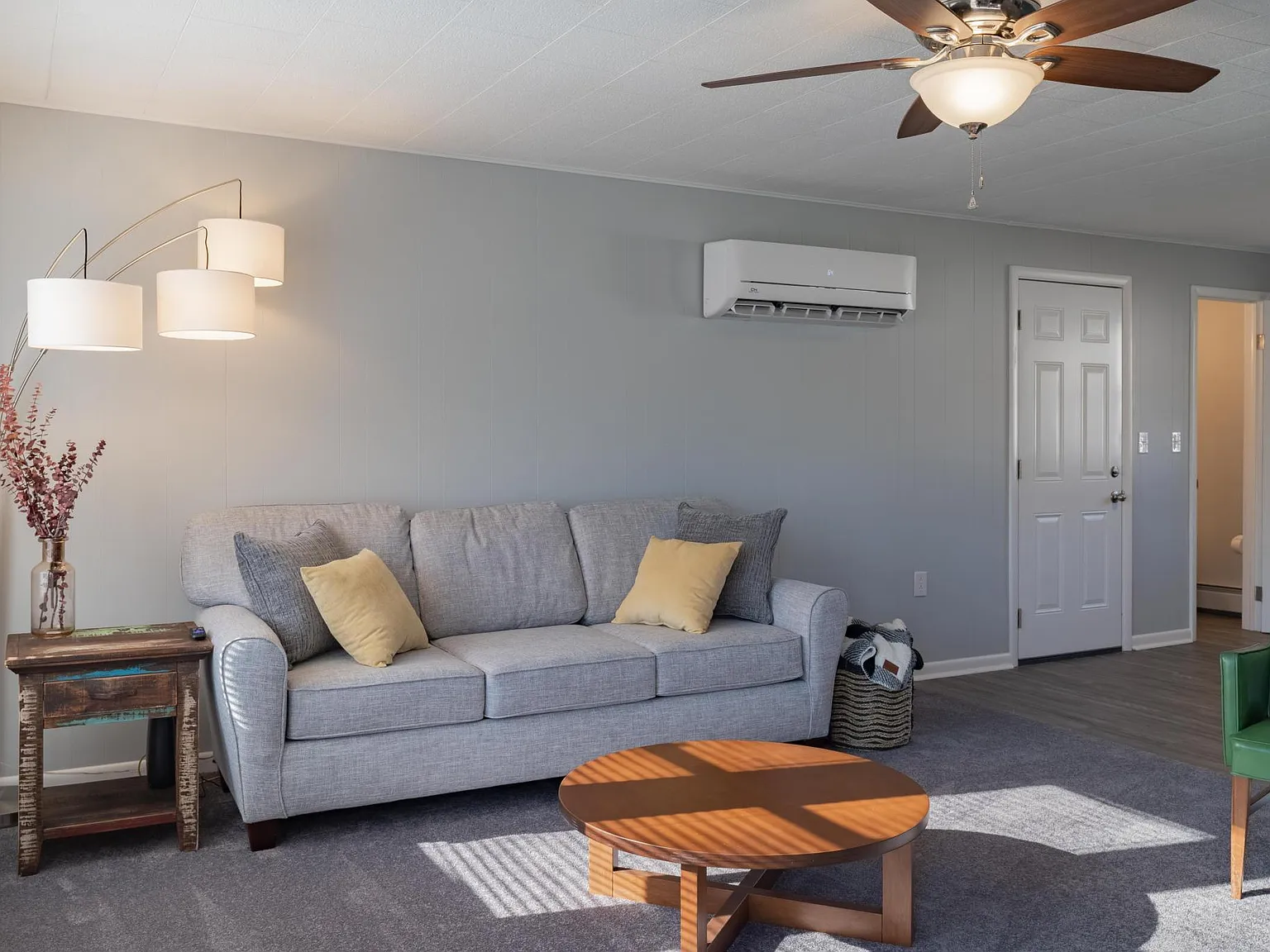 3 bed, 1.5 bath, 1222 sqft, $2,650 — Photo 4
