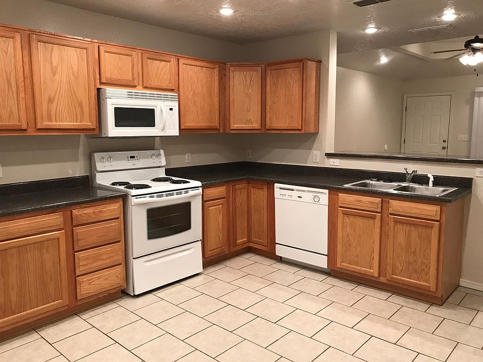 2nd image of 1821 N Dr Martin Luther King Jr Blvd APT B
