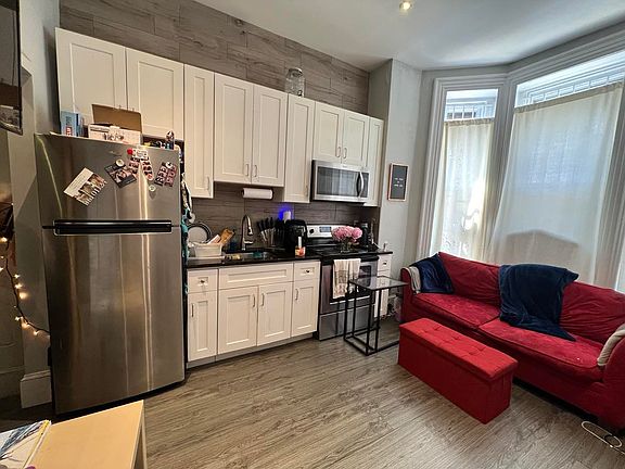 3rd image of 1713 W Oxford St APT 1F