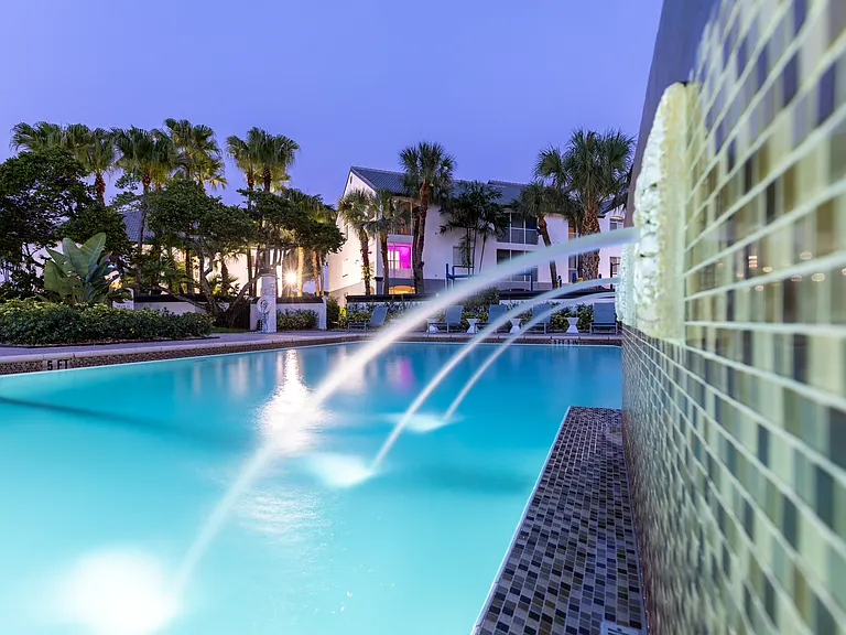 Valencia at Doral — Photo 3