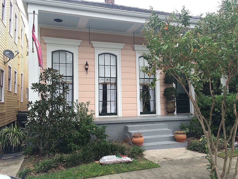 1st image of 118 Verret St