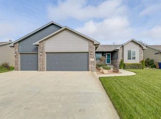 11520 W Cedar Ln, Maize, KS 67101
