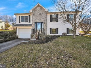 145 Franklin Square Dr, Dallastown, PA 17313