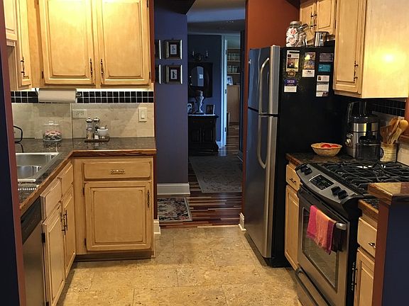 5th image of 898 Wellington Ave Unit 309