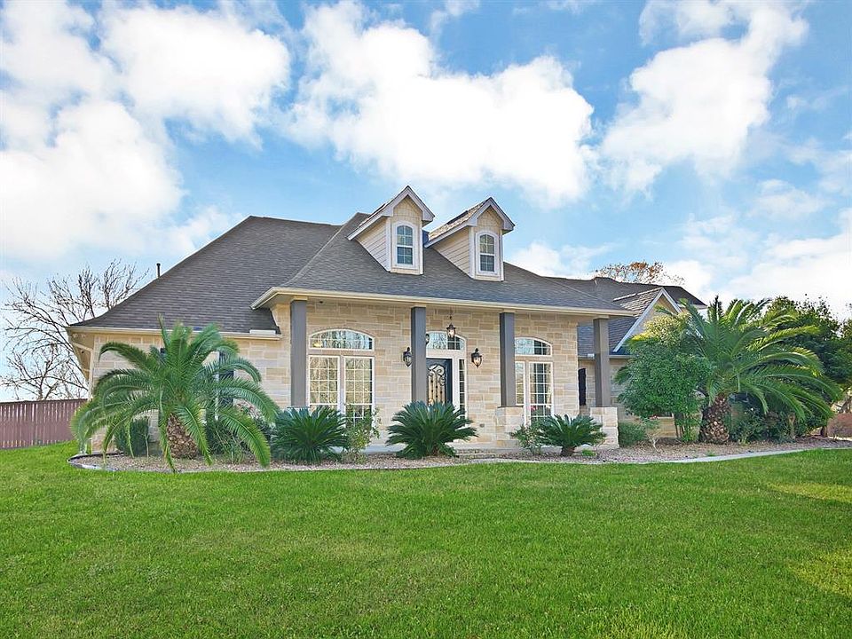 1st image of 2803 Oakwood Trl
