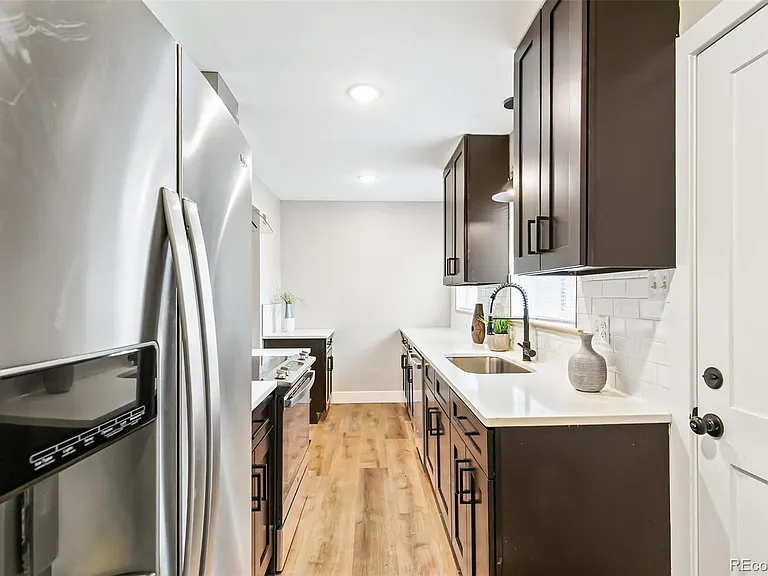 878 Glencoe St — Photo 3