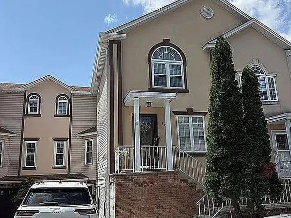 105 Erika Loop, Staten Island, NY 10312