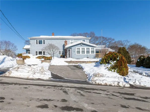 1082 Hancock St, Fall River, MA 02721