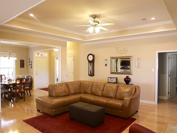 Family / Great Room
						:
						Bright and open space