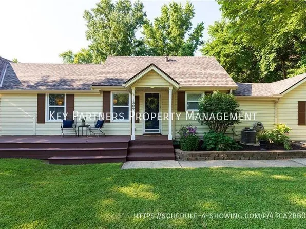 1309 Linden Rd, Liberty, MO 64068