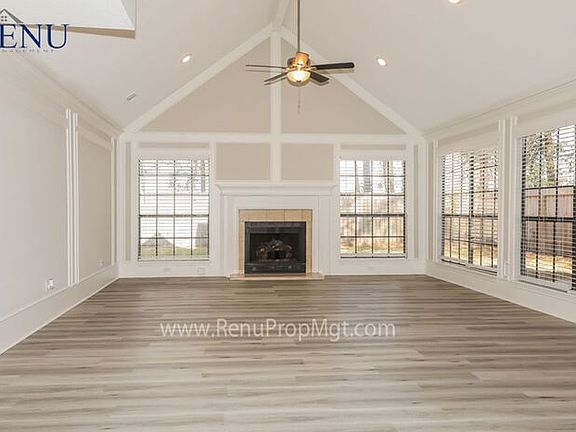 3rd image of 5715 Ancient Oaks Dr