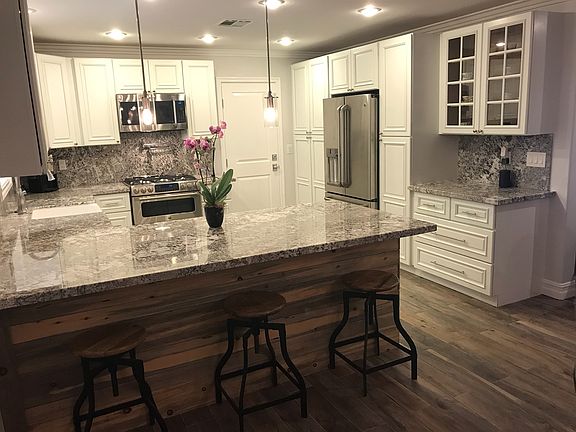 3rd image of 2567 Reservoir Dr