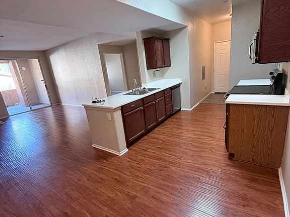 5th image of 24909 Madison Ave Unit 611