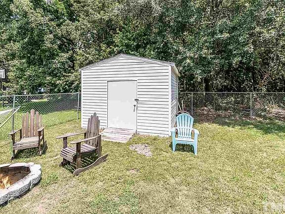 5th image of 203 Driftwood Ct