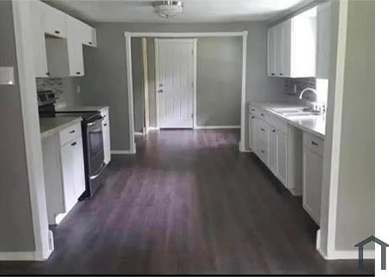 4th image of 700 S Pottenger Ave