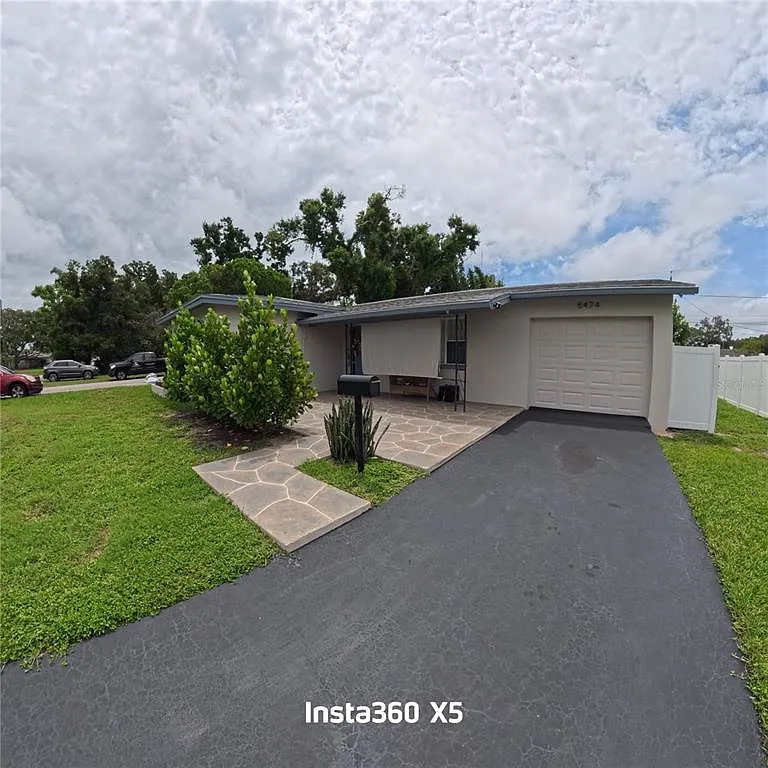 3 bed, 2.0 bath, 1090 sqft, $2,800 — Photo 3