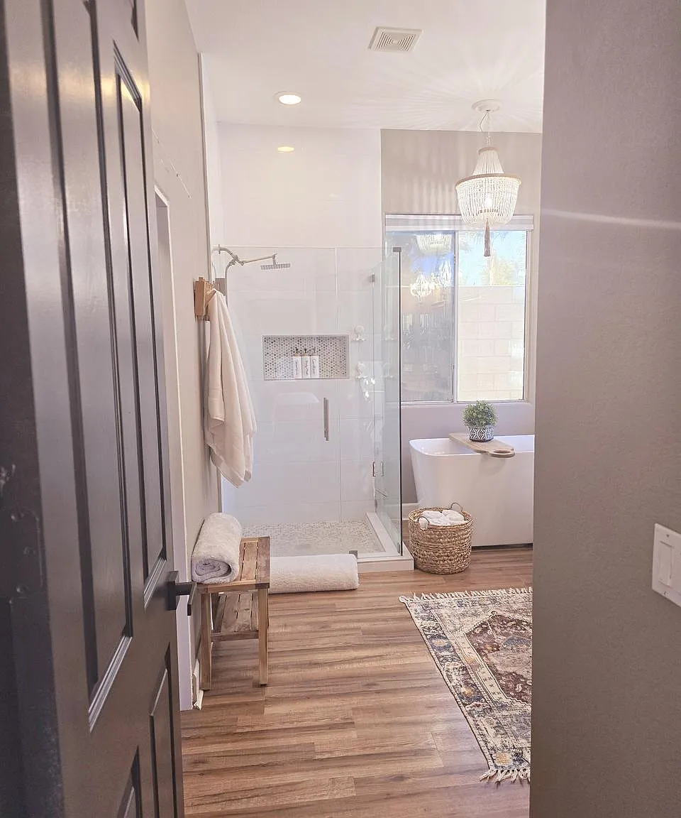 5 bed, 2424 sqft, $5,500 — Photo 4
