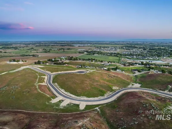 8085 Quail Hollow Dr, Middleton, ID 83644